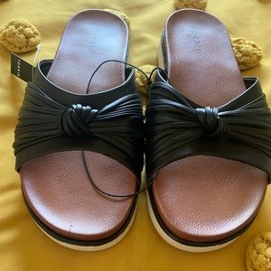 Torrid Twist Knot Slide - Wide Width